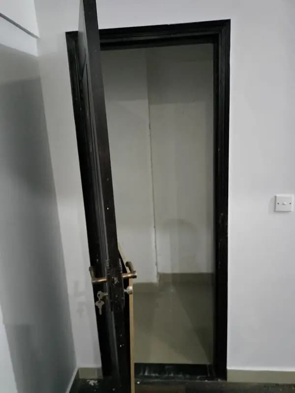 FLAT AVAILABLE FOR SALE 2BED DD BLOCK F