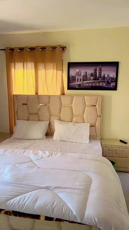 Flat For Rent Hotel Rooms for Rent! On a Per Day