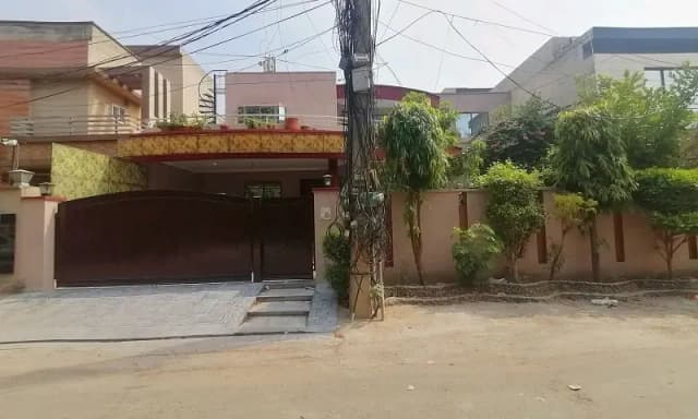 Prime Location PIA Housing Scheme - Block D House For sale Sized 1 Kanal