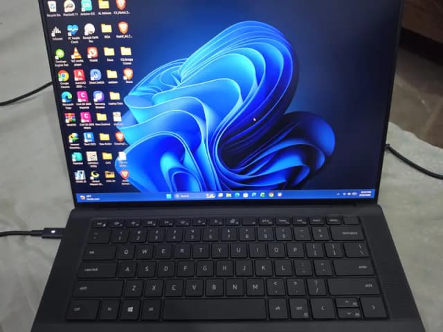 Dell precision 5550, 16GB RAM, 512GB M2 SSD, 4GB GRAPHIC CARD NVIDIA,