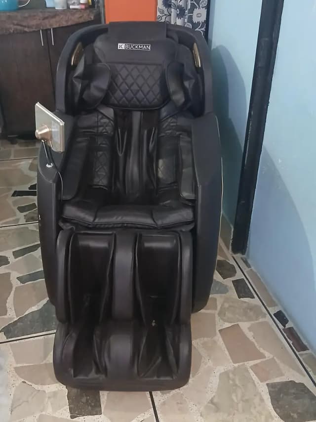 JC Buckman Massage Chair – Premium Full Body Massage Chair
