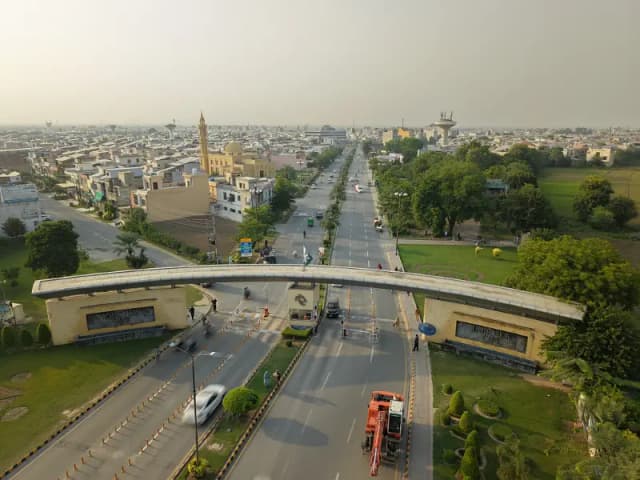 Transfer Free 5 Marla Plot 2200 Series for Sale in Tulip Overseas Block, Park View City, Lahore