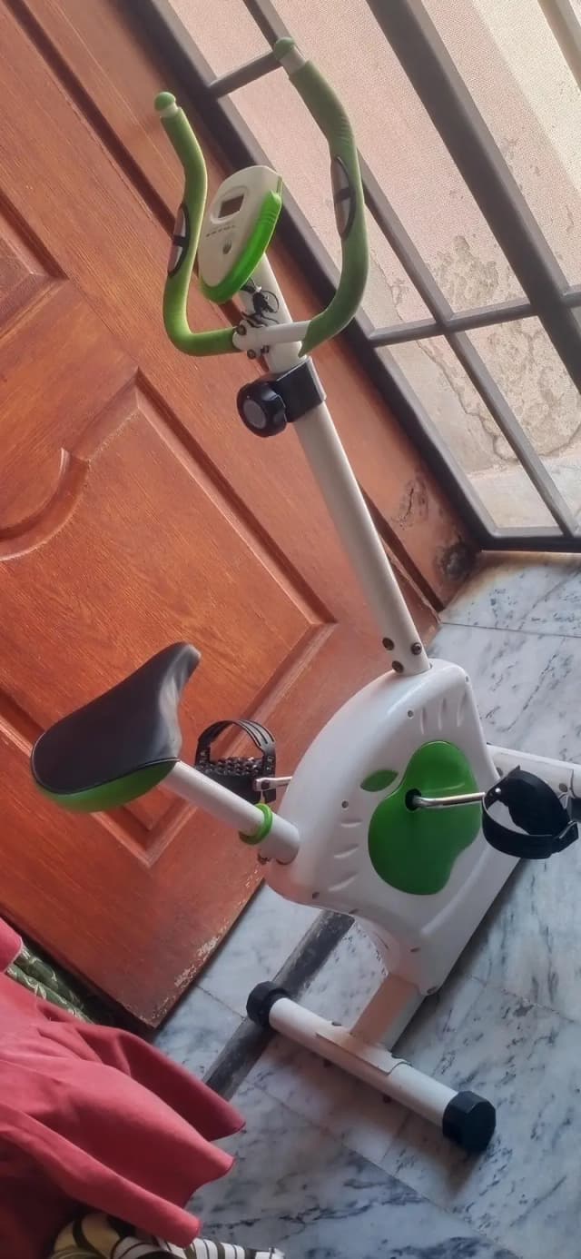 Magnatic Exercise Gym Machine / Magnatic Exercise Cycle / Gym Cycle