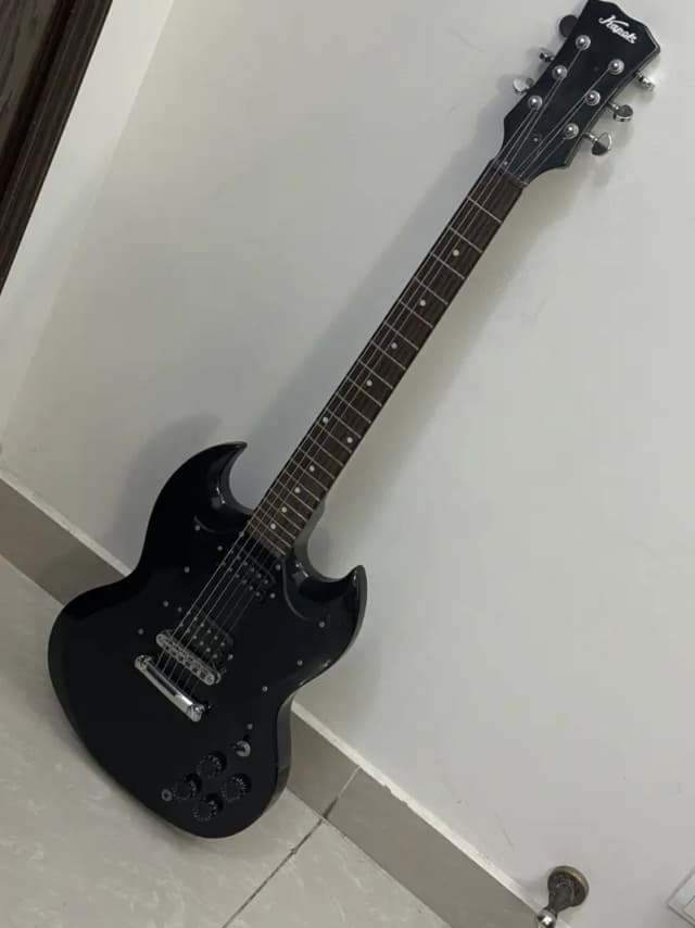 Epiphone G-310 SG Electric Guitar – Ebony Black | Excellent Condition