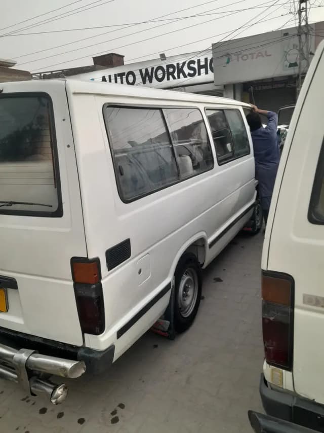 Toyota Hiace Modle 1985