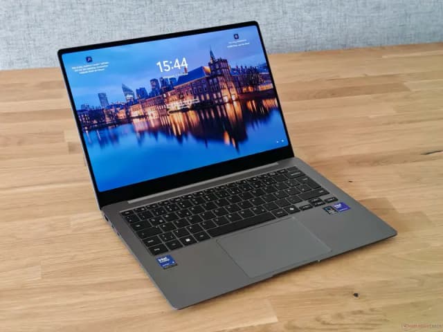 Smasung Laptop GalaxyBook 5 Pro 14" | Core Ultra 7 | 16/512 | Open Box