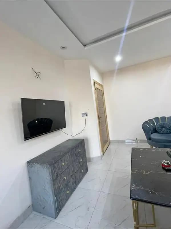 *"Daily basis short-time apartments available in Bahria Town. Fully furnished with all basic amenities. Ideal for short stays or guests. Contact for booking and details. "*