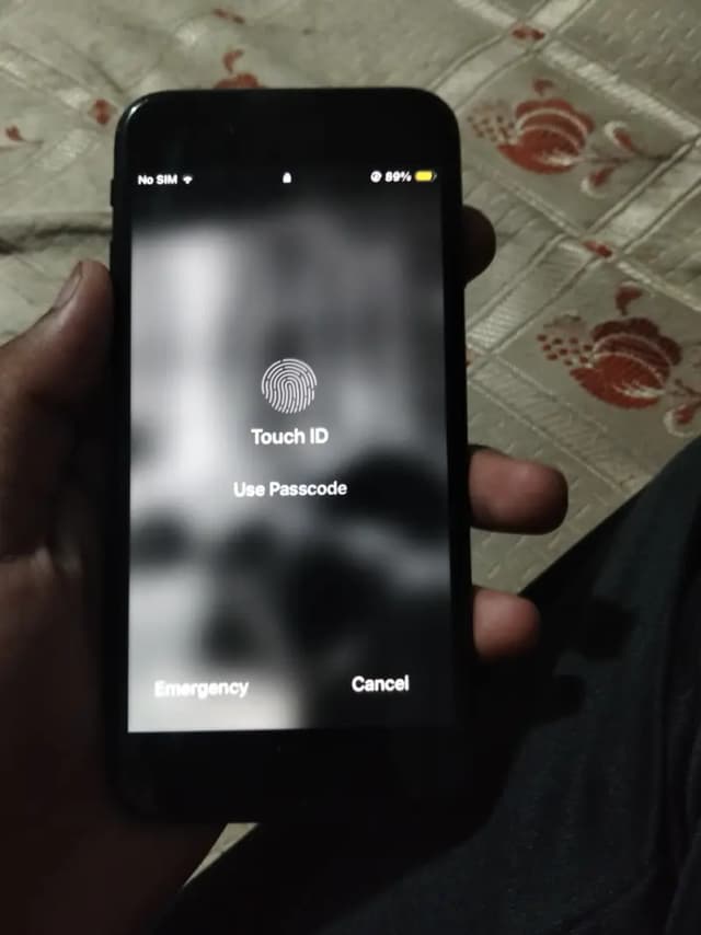 Apple iPhone SE