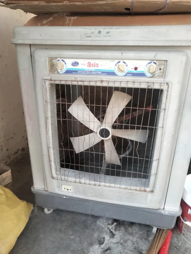 Room cooler achi condition ma hy. sb okay hy