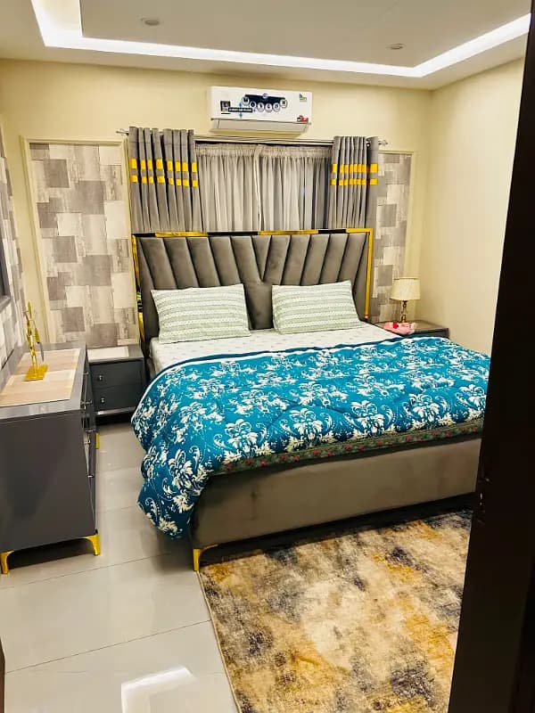 Short Term Stay Tow-Bed Furnished Apartment for Rent in Bahria Town Lahore