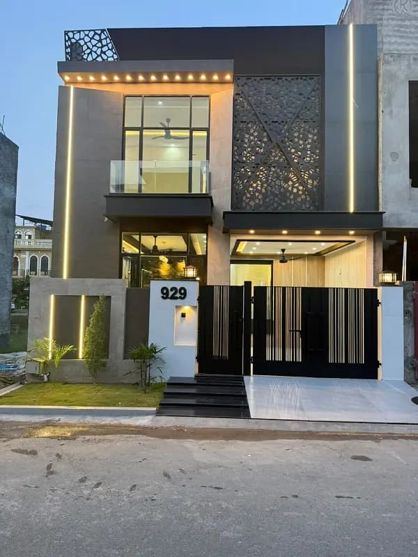 5 Marla Double Storey House Fr Sale Brand New Home Ideal And Hot Loction Carpet Road Water Electricity Available 3D Ultra Model Design Spanish Look Furnished Home With Wood Work Gated Society