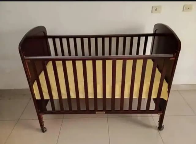 Sides remove bhi ho jati hai baby cots se baby bed bhi ban jana hai