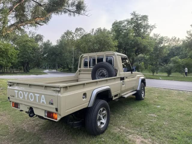 Toyota Land Cruiser 79 Series