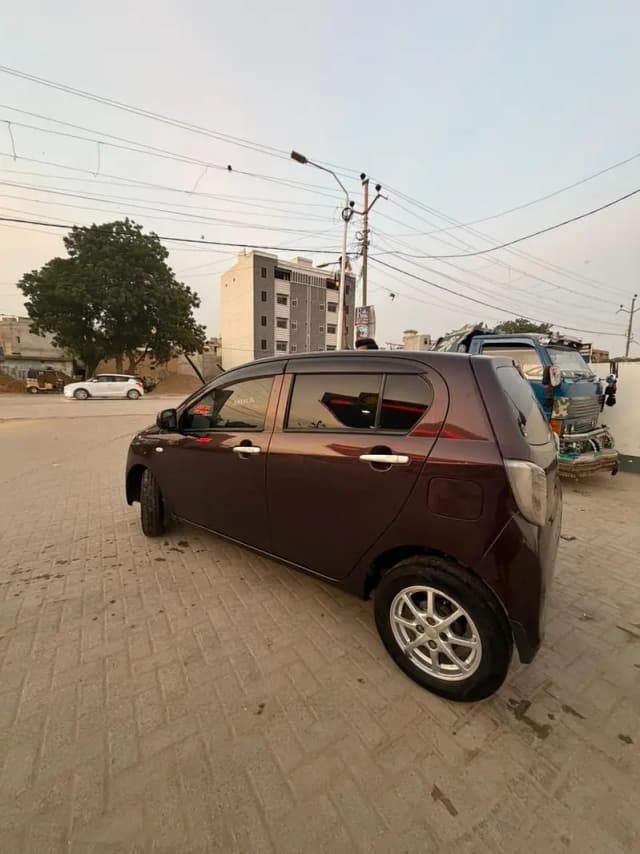 Daihatsu Mira 2012