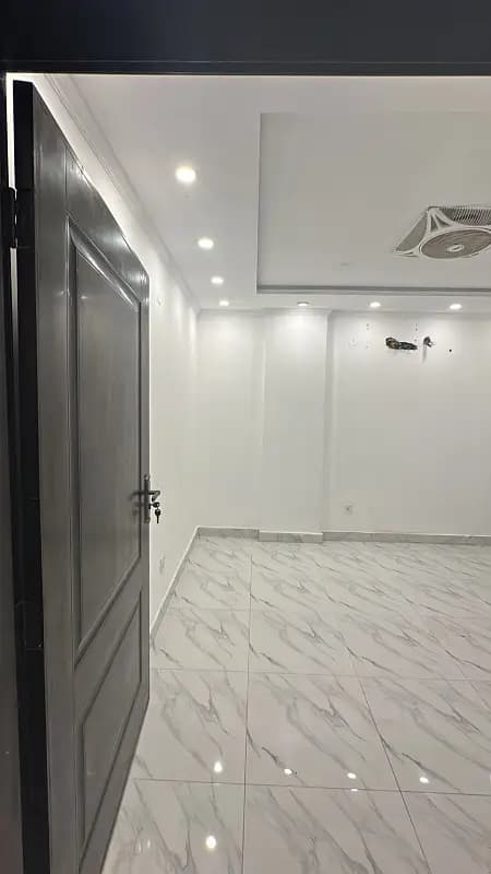 2 bed Non-furnished apartment for rent in Bahria Town