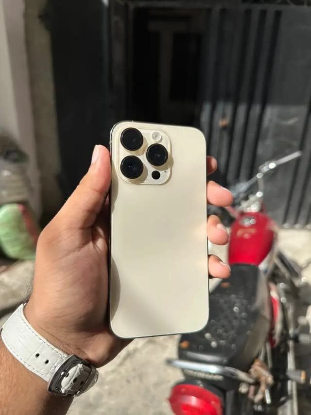 Apple iPhone 14 Pro 128GB Factory Unlocked Waterpack