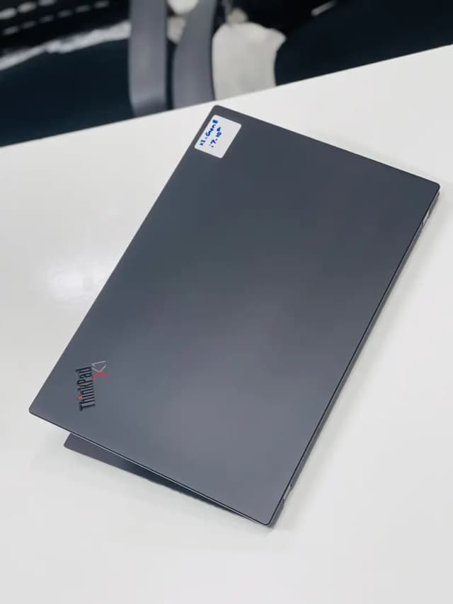 Lenovo Thinkpad X1 Carbon Gen8 - Corei7-10th Generation/Touch Screen