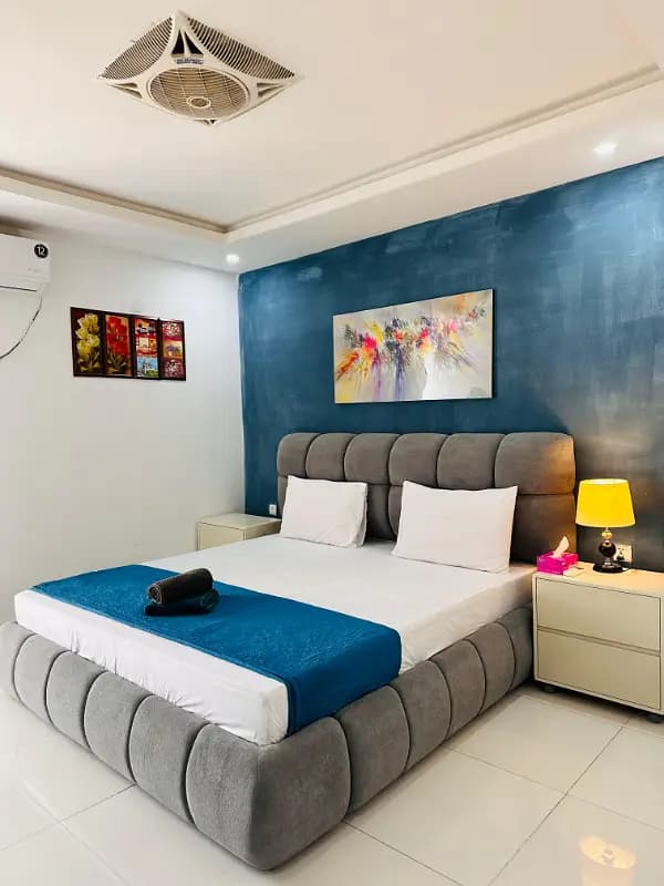 One bedroom per day weekly short stay for rent