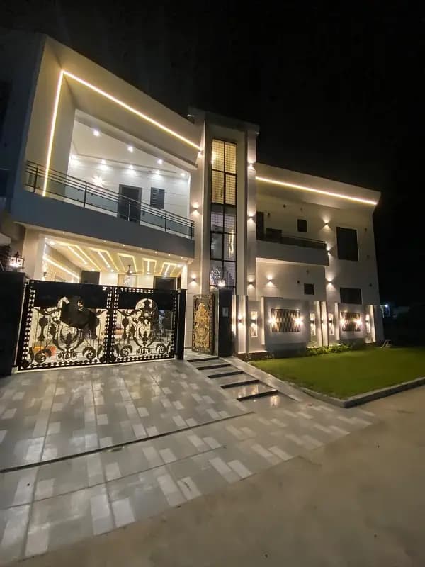 Spacious Prime Location House Is Available In DC Colony - Sawan Block For sale