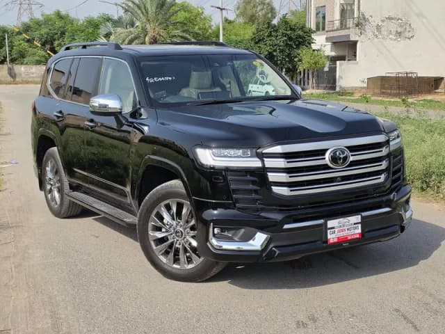 Toyota Land Cruiser 2023 - ZX Full House 5 AA Grade Fresh 2026
