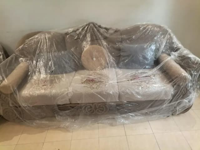 6 seater sofa set  Condition 10/10 Brand New  urgent sale