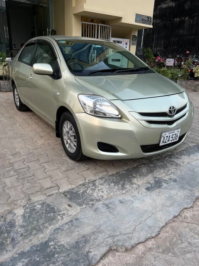 Toyota Belta 2006