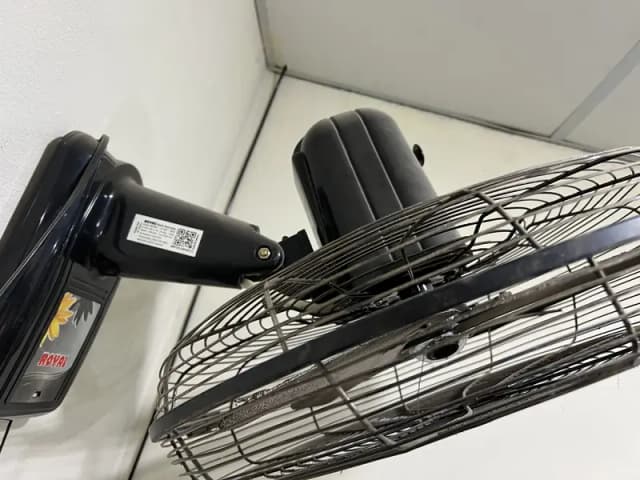 5 black box pack unused Royal Bracket fans