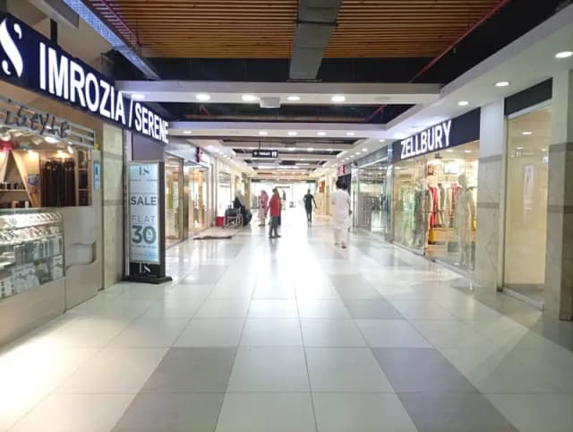 BRAND NEW BUILDING FOR RENT