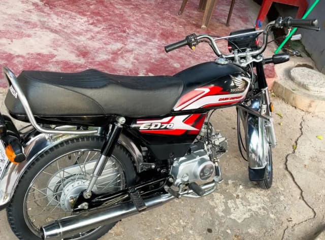 Motorcycle CD70