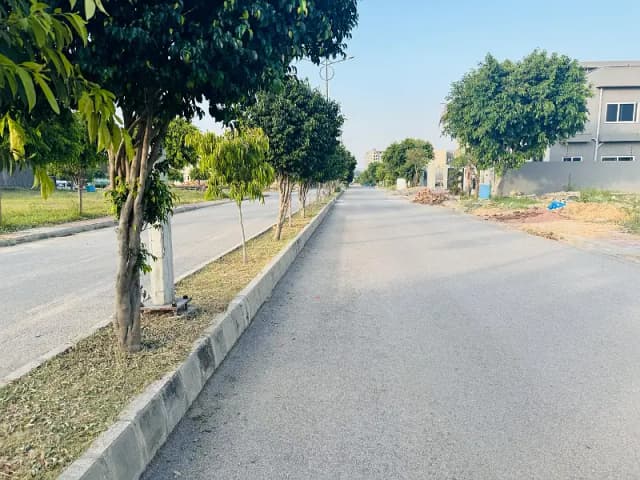 Lake Road Corner Kanal Plot for Sale