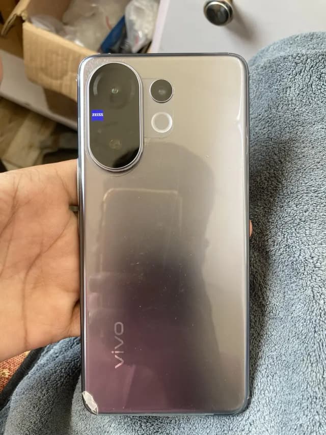 Vivo V60 5G 12GB/256GB – Mist Gray – PTA Approved