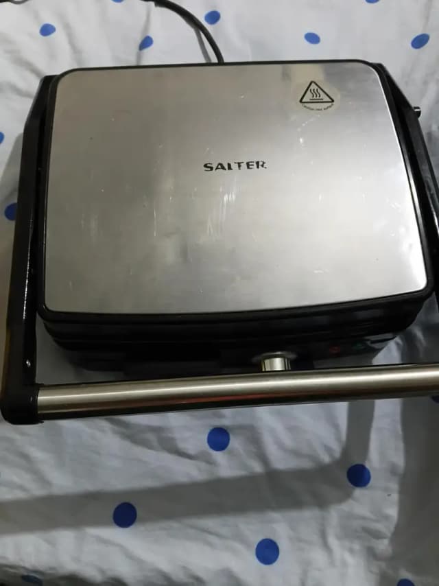 SALTER grill and panini maker