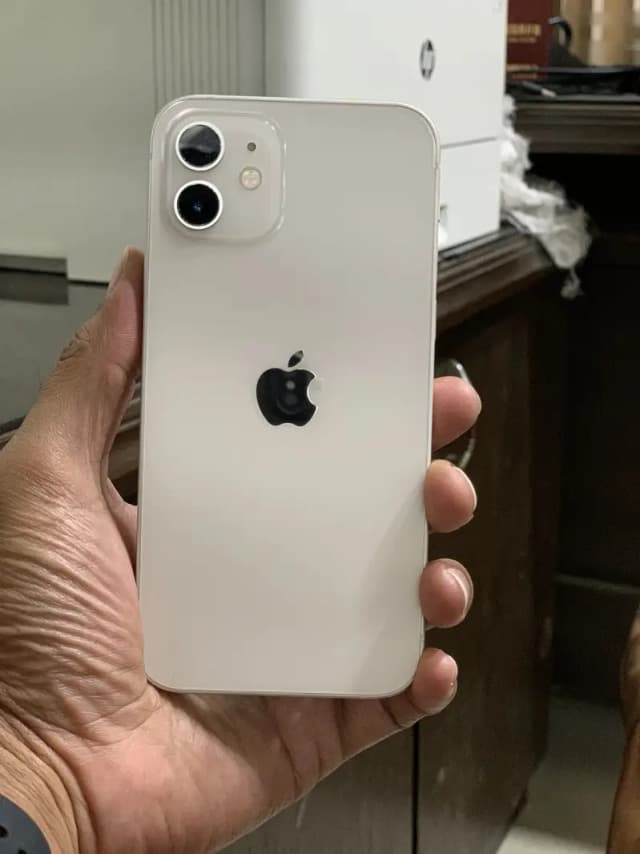 Apple iPhone 12