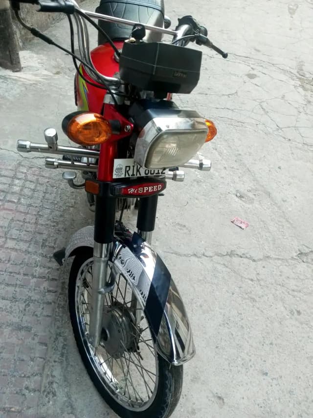Genuine condition bike new jaise hai