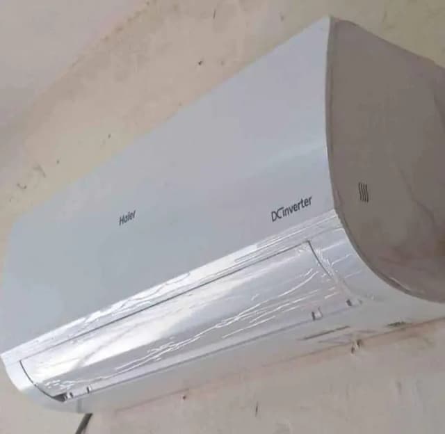 Haire AC DC inverter 1.5 Ton good condition hai