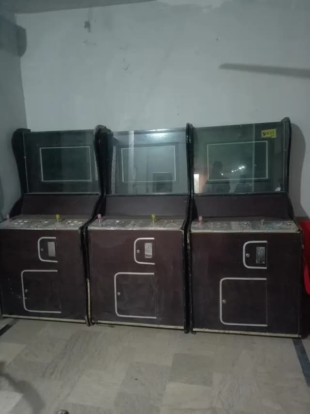 arcade video game coin operated game
