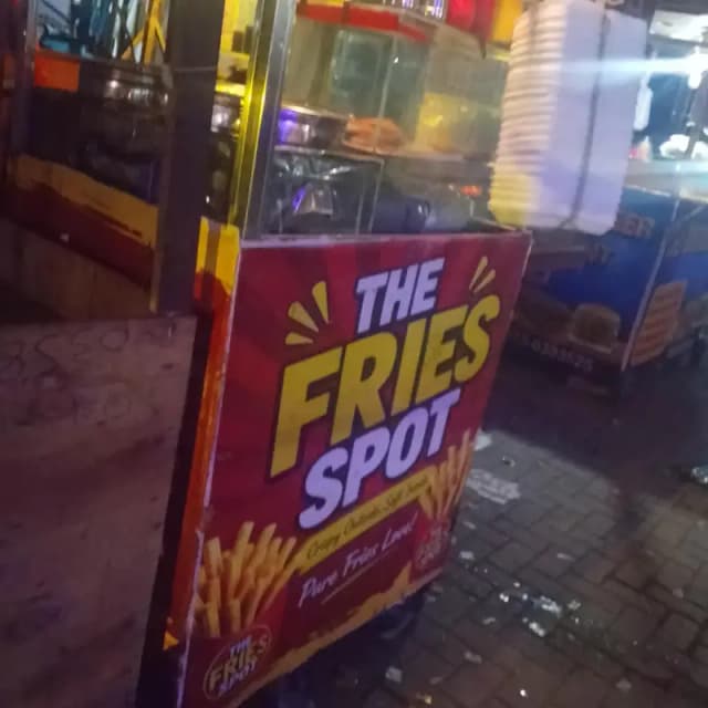 Fries Stall Complete Saman k Sath