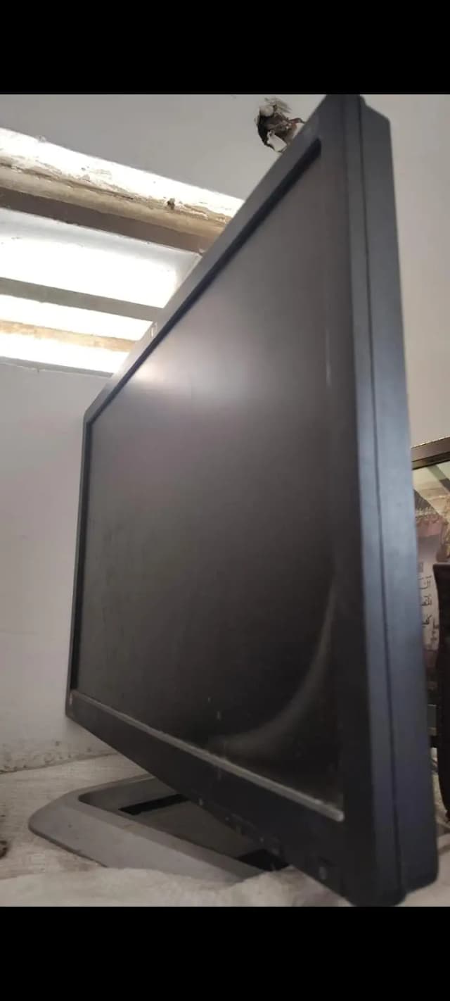 HP L2245