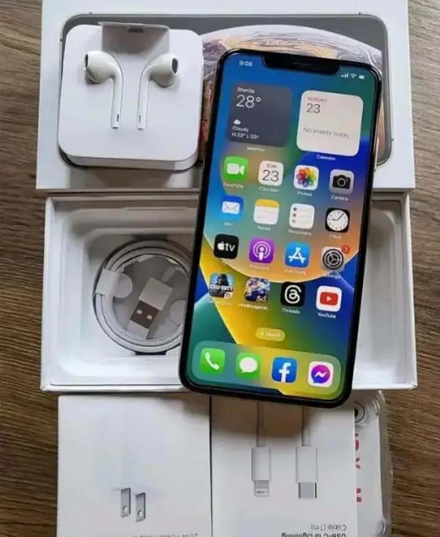 1Apple iPhone xs max 256 GB for sale complete box my wtp 0349/6505280