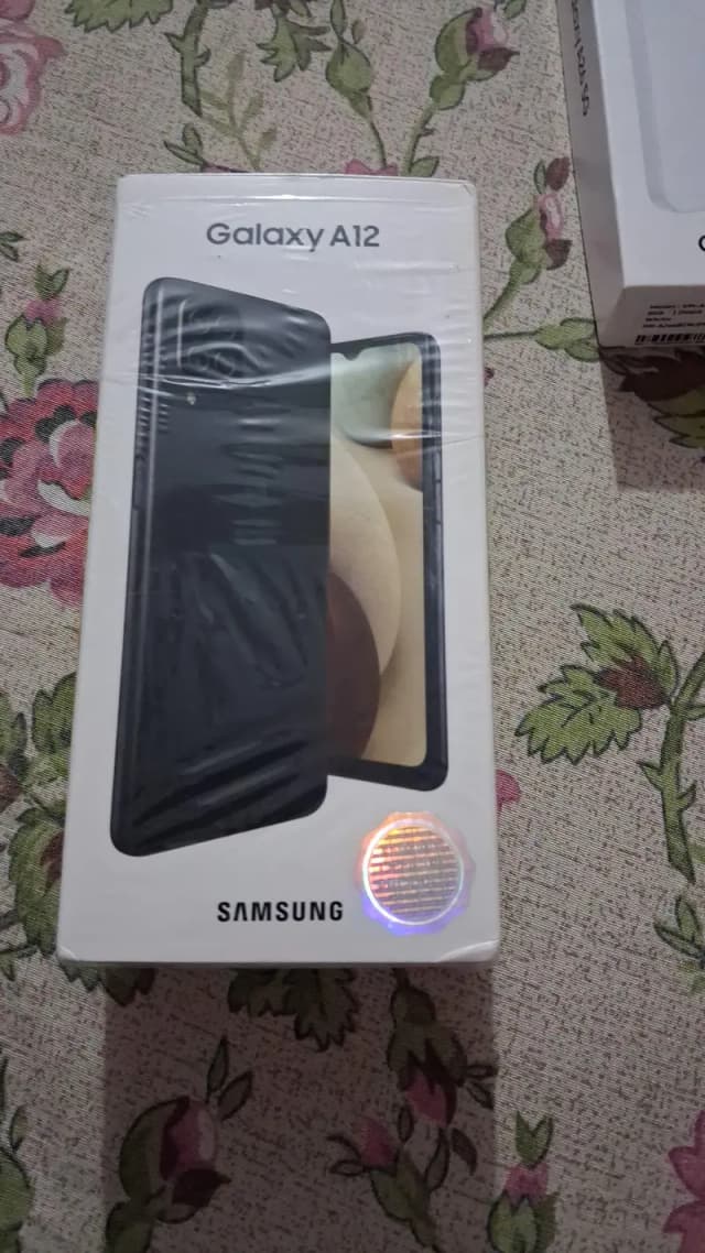 Samsung A12 in 10/10 condition