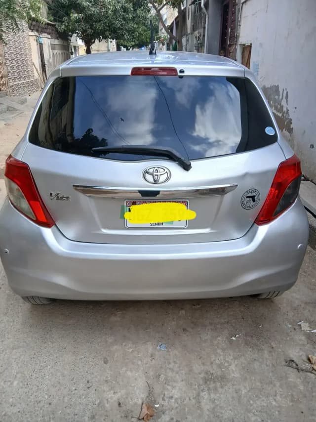 Toyota Vitz 2013