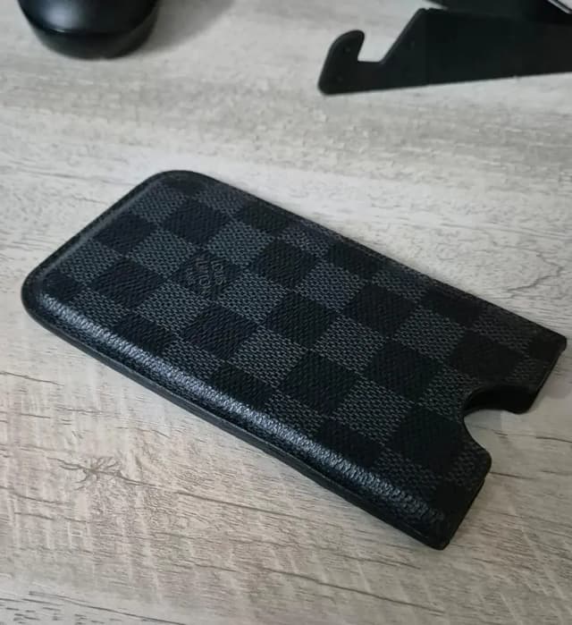 Mobile Case L V