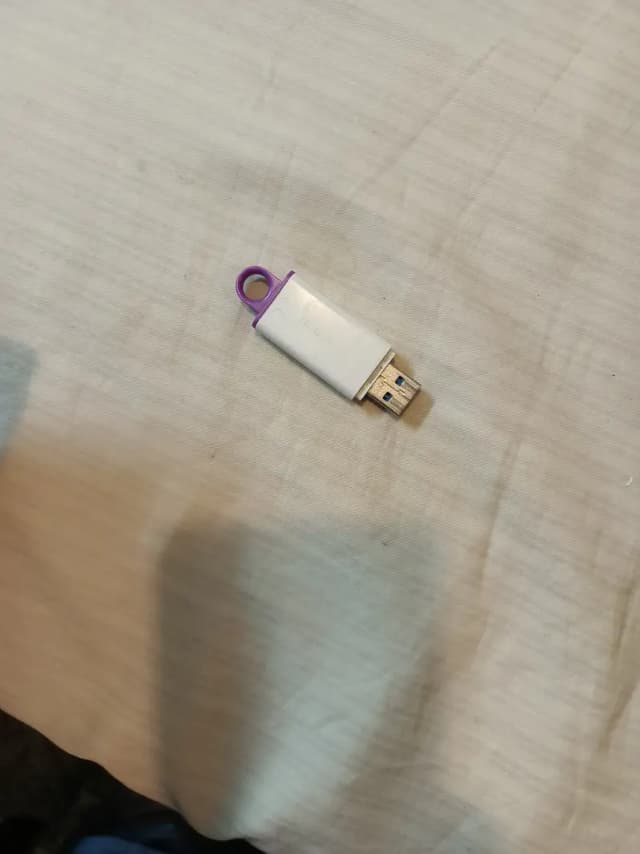 Kingston 64GB USB 3.0 Flash Drive - Excellent Condition