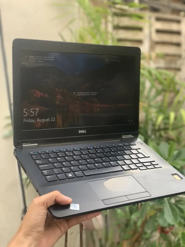Dell Latitude E7270 – Core i5 6th Gen