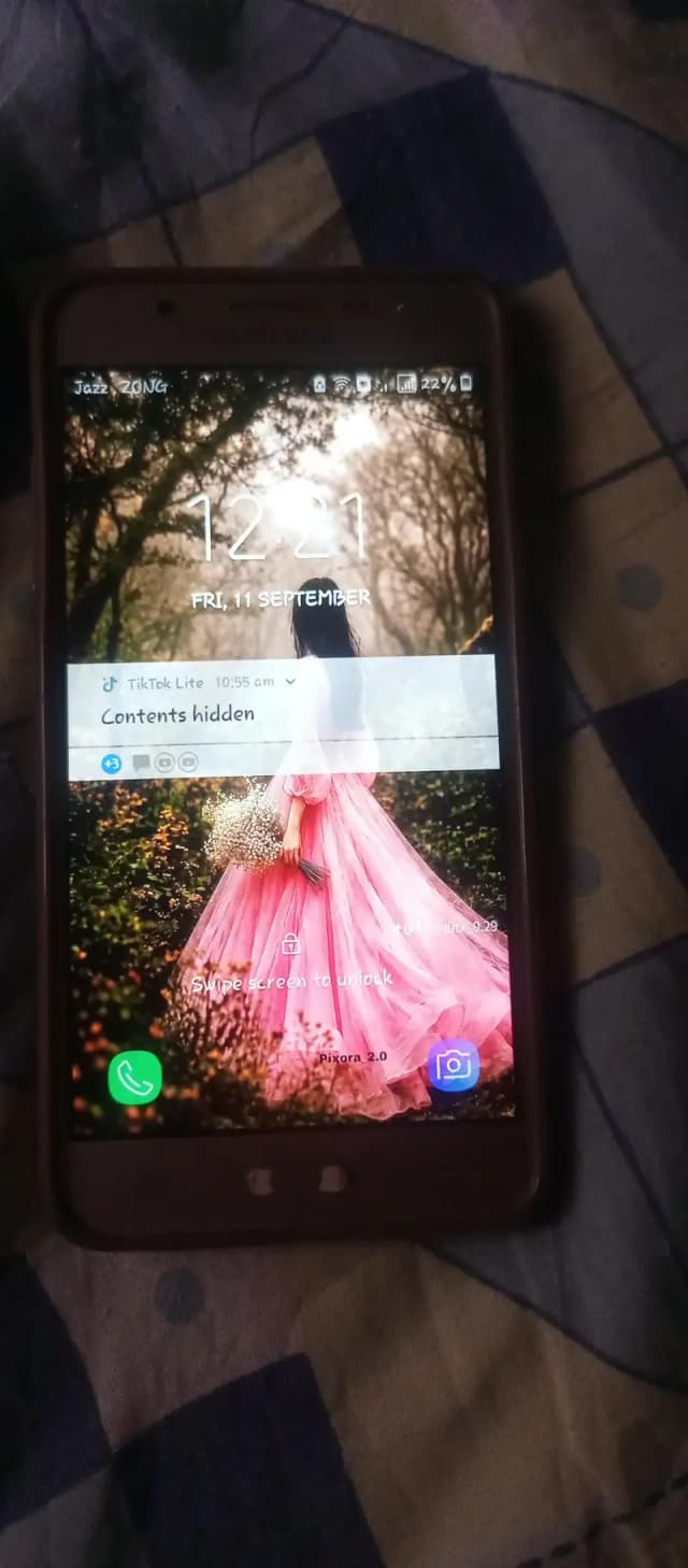 Samsung Mobile J5.6