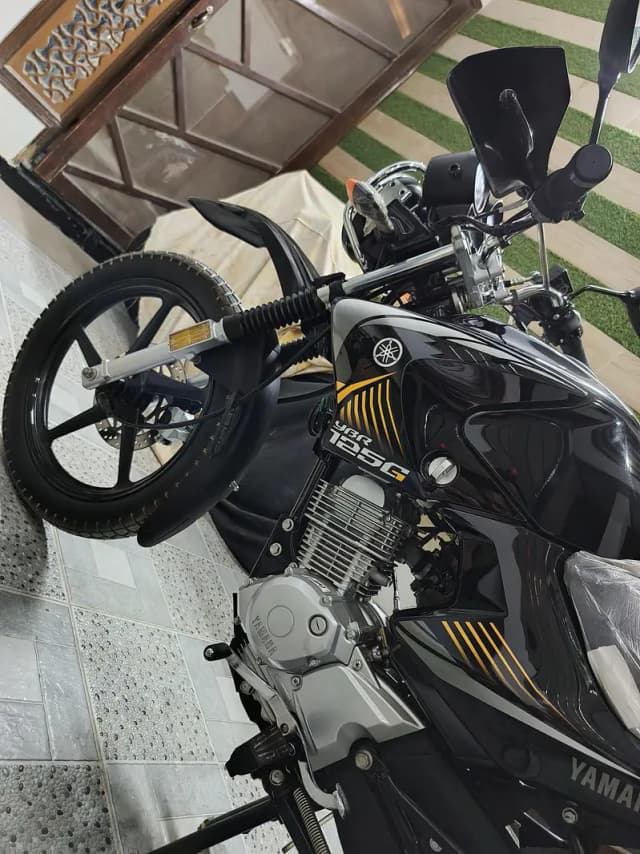 Yamaha YBR 125G | 2024 Model | 5,400 km Only | 1st Owner | Karachi