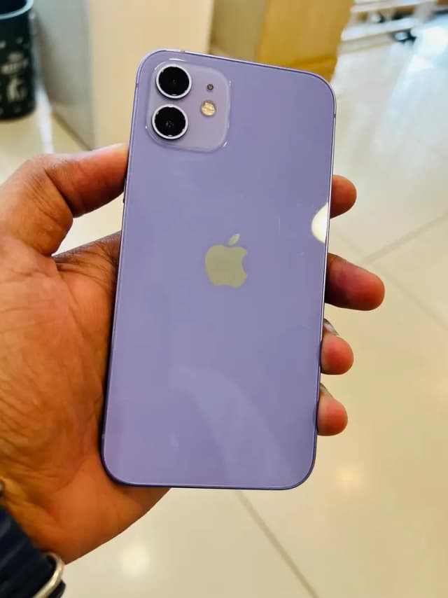Apple iPhone 12