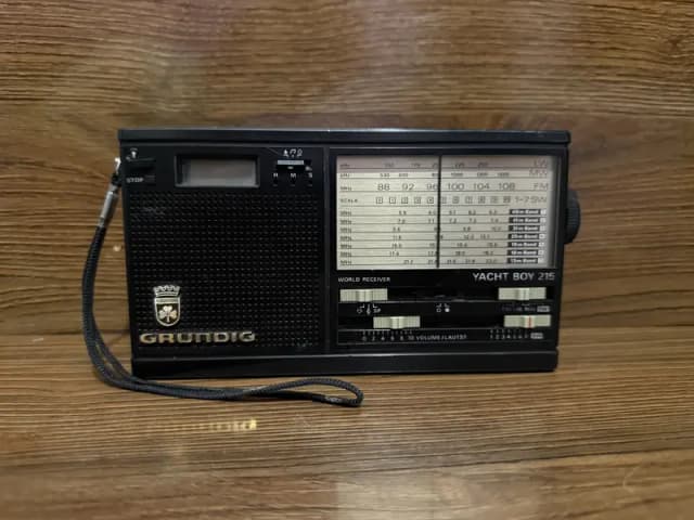 Grundig Yacht Boy 215