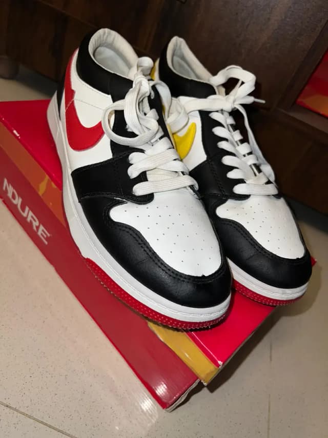 Sneakers New Condition 10/10 Size 43