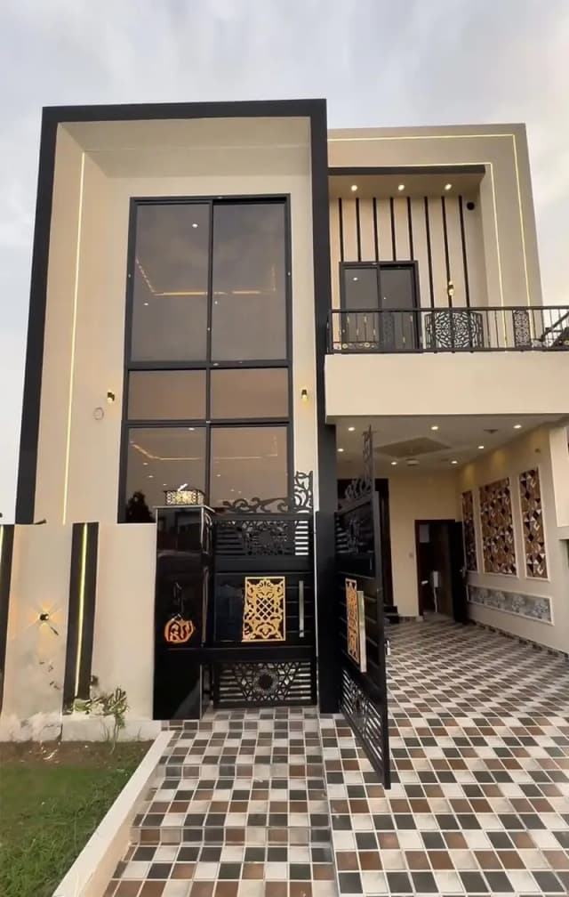 AA-Ext 5 Marla Double Heighted House For Sale